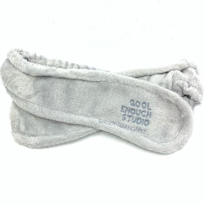 Headband for cosmetic procedures with inscription, gray.